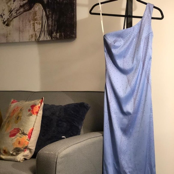 One shoulder gorgeous blue dress - Picture 1 of 3